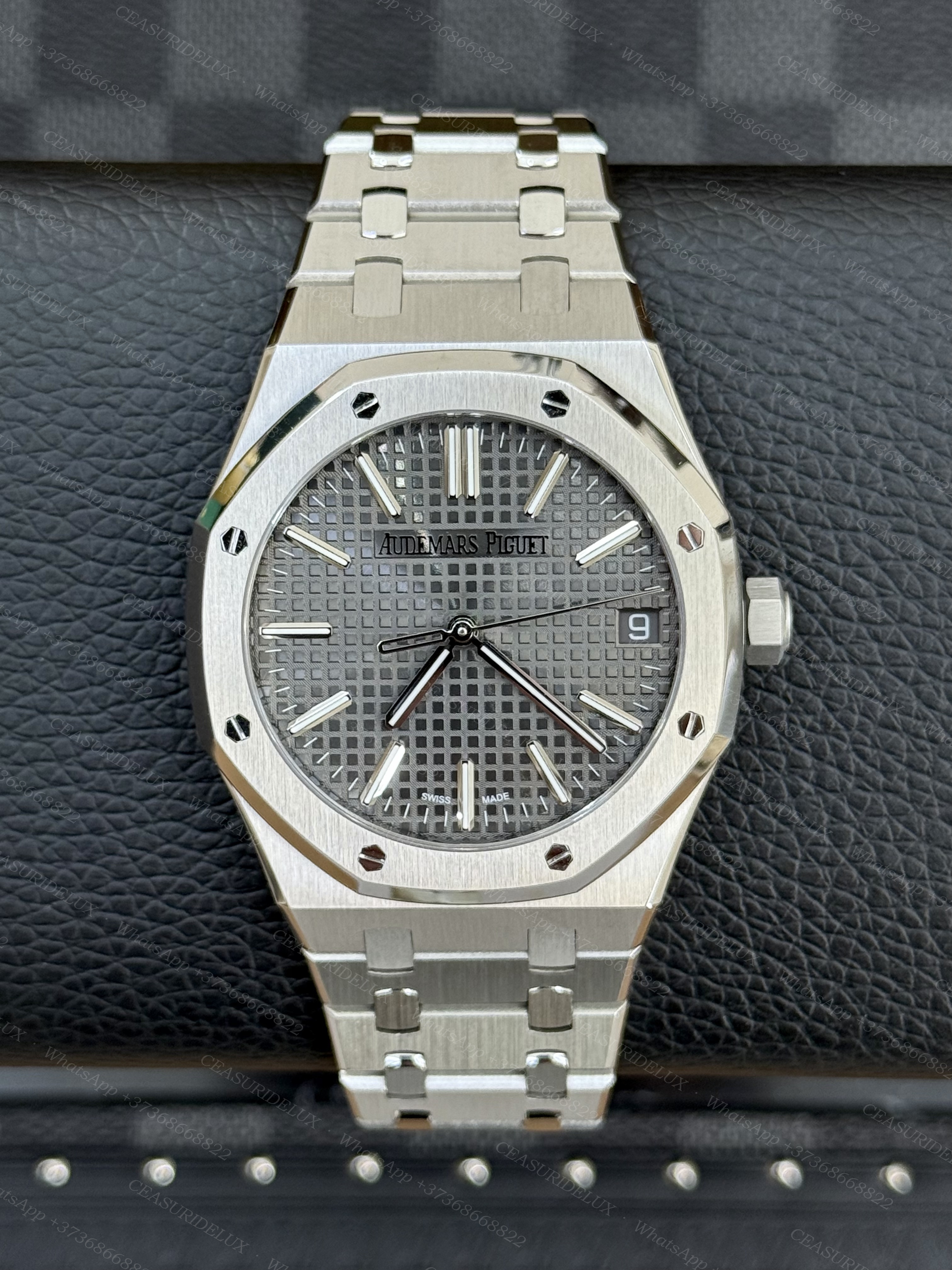 Audemars Piguet Royal Oak 41mm Steel — Grey 'Grande Tapisserie' Dial (15500ST)