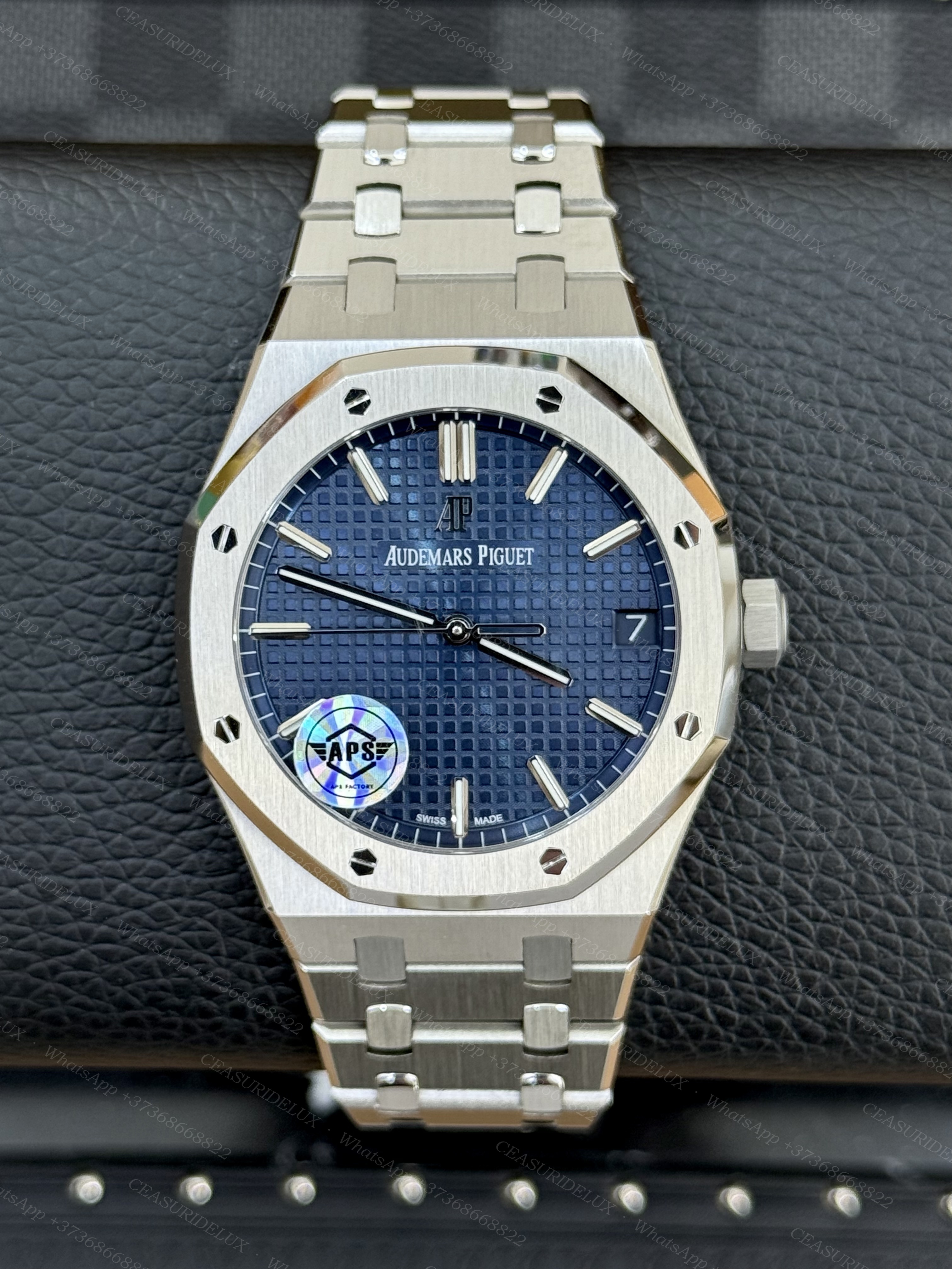 Audemars Piguet Royal Oak 41mm Steel — Blue 'Grande Tapisserie' Dial (15500ST)