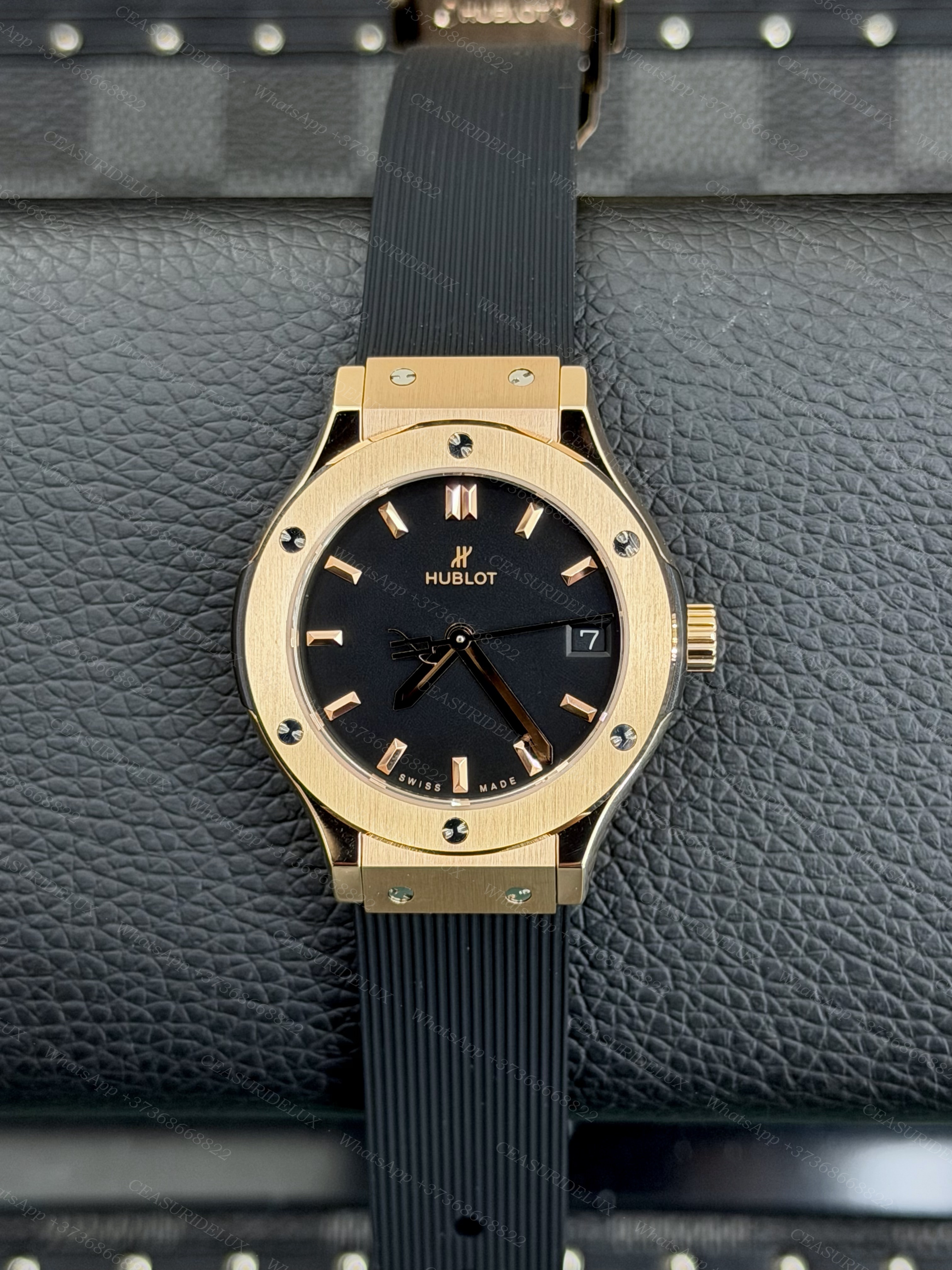 Hublot Classic Fusion 33mm King Gold — Black Dial + Rubber Strap (581.OX.1180.RX)